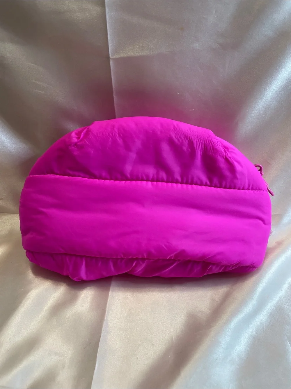 OFFLINE By Aerie Puff Love Pouch - NWOT